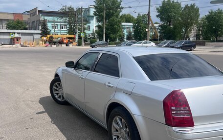 Chrysler 300C II, 2004 год, 920 000 рублей, 7 фотография