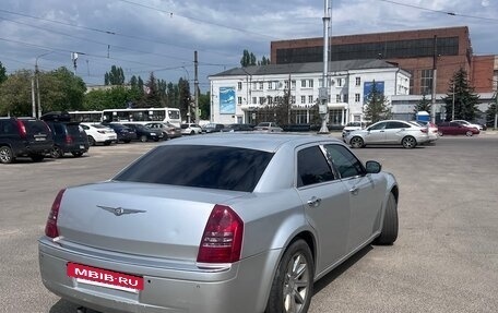 Chrysler 300C II, 2004 год, 920 000 рублей, 6 фотография