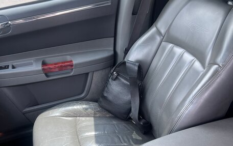 Chrysler 300C II, 2004 год, 920 000 рублей, 11 фотография