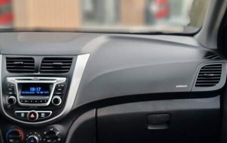 Hyundai Solaris II рестайлинг, 2015 год, 830 000 рублей, 11 фотография