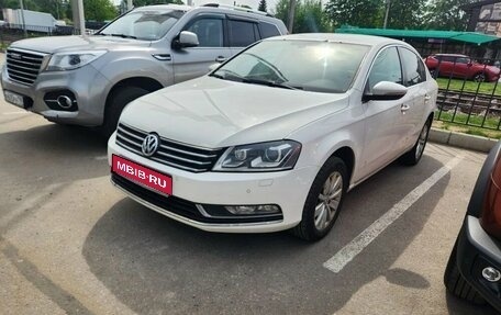 Volkswagen Passat B7, 2011 год, 999 000 рублей, 1 фотография