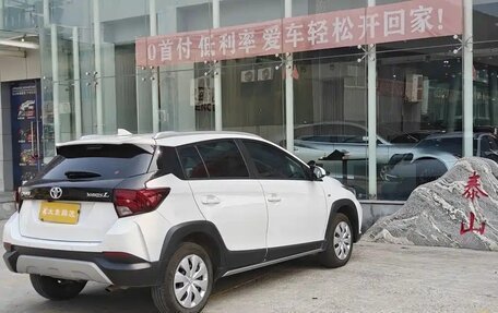 Toyota Yaris, 2023 год, 1 100 000 рублей, 4 фотография