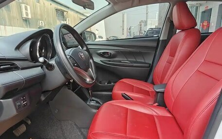 Toyota Yaris, 2023 год, 1 100 000 рублей, 7 фотография