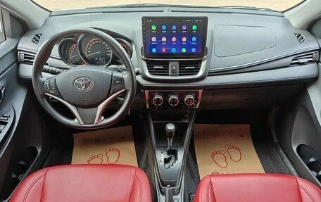 Toyota Yaris, 2023 год, 1 100 000 рублей, 8 фотография