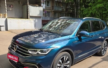 Volkswagen Tiguan II, 2021 год, 4 150 000 рублей, 2 фотография