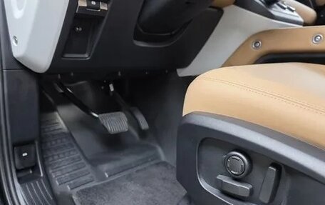 Land Rover Defender II, 2025 год, 8 920 000 рублей, 24 фотография