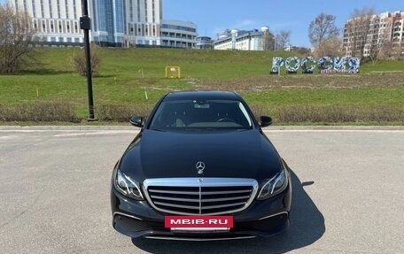 Mercedes-Benz E-Класс, 2019 год, 3 290 000 рублей, 6 фотография