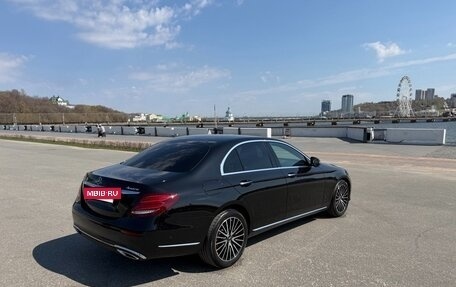 Mercedes-Benz E-Класс, 2019 год, 3 290 000 рублей, 2 фотография