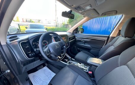 Mitsubishi Outlander III рестайлинг 3, 2019 год, 2 370 000 рублей, 16 фотография