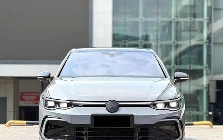 Volkswagen Golf VIII, 2023 год, 1 890 000 рублей, 2 фотография
