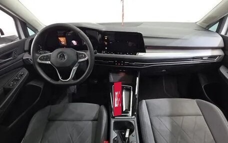 Volkswagen Golf VIII, 2022 год, 2 359 000 рублей, 7 фотография