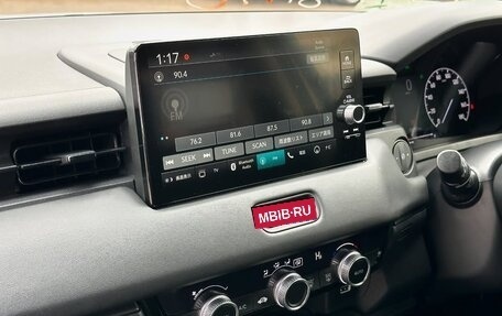 Honda Vezel, 2022 год, 1 740 000 рублей, 15 фотография