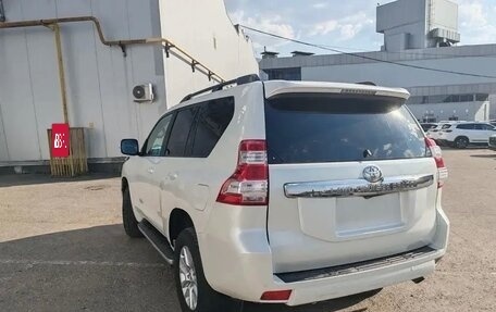 Toyota Land Cruiser Prado 150 рестайлинг 2, 2015 год, 4 900 000 рублей, 3 фотография