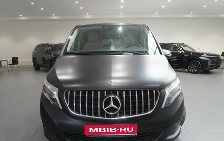 Mercedes-Benz V-Класс, 2019 год, 3 990 000 рублей, 2 фотография