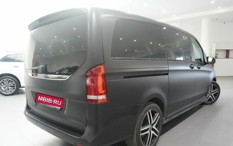 Mercedes-Benz V-Класс, 2019 год, 3 990 000 рублей, 4 фотография