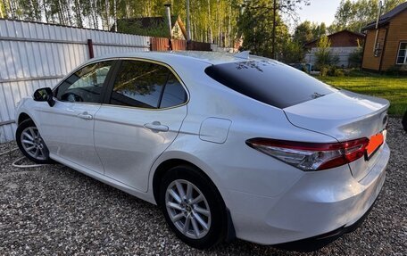 Toyota Camry, 2021 год, 2 850 000 рублей, 1 фотография