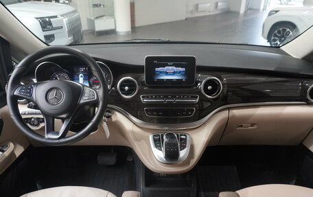 Mercedes-Benz V-Класс, 2019 год, 3 990 000 рублей, 15 фотография