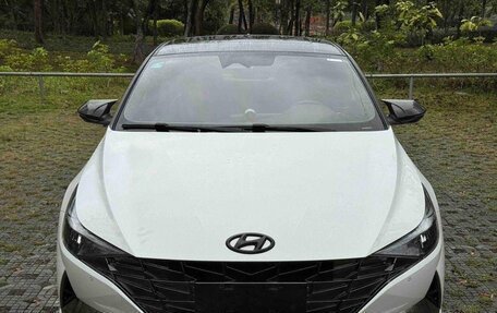 Hyundai Elantra, 2022 год, 1 560 000 рублей, 2 фотография