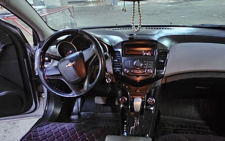 Chevrolet Cruze II, 2011 год, 700 000 рублей, 9 фотография