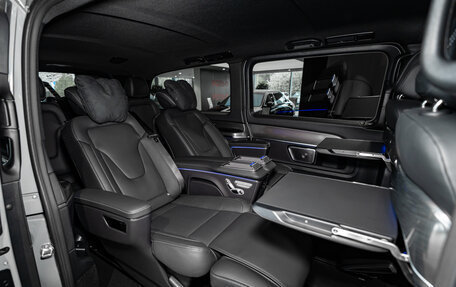 Mercedes-Benz V-Класс, 2026 год, 15 000 000 рублей, 25 фотография