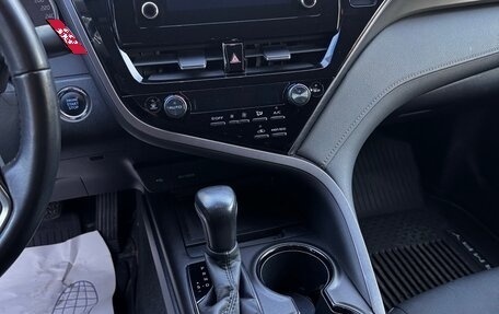 Toyota Camry, 2021 год, 2 850 000 рублей, 8 фотография
