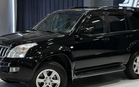 Toyota Land Cruiser Prado 120 рестайлинг, 2006 год, 2 230 000 рублей, 2 фотография