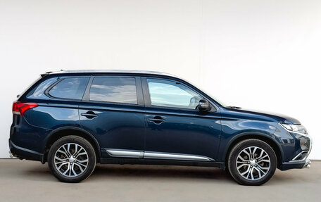 Mitsubishi Outlander III рестайлинг 3, 2016 год, 2 100 000 рублей, 4 фотография