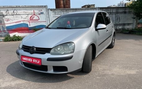 Volkswagen Golf V, 2004 год, 520 000 рублей, 1 фотография