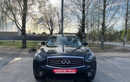 Infiniti QX70, 2015 год, 2 249 999 рублей, 2 фотография
