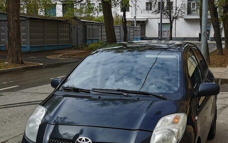 Toyota Yaris III рестайлинг, 2007 год, 670 000 рублей, 5 фотография
