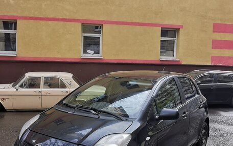 Toyota Yaris III рестайлинг, 2007 год, 670 000 рублей, 4 фотография