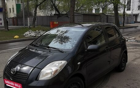 Toyota Yaris III рестайлинг, 2007 год, 670 000 рублей, 8 фотография