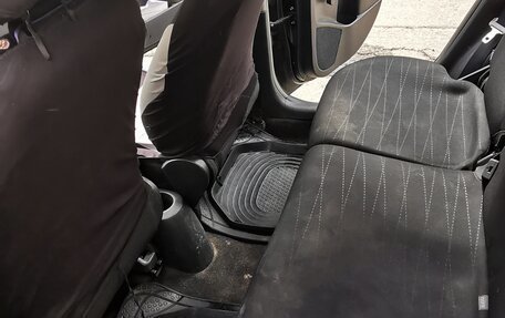 Toyota Yaris III рестайлинг, 2007 год, 670 000 рублей, 12 фотография