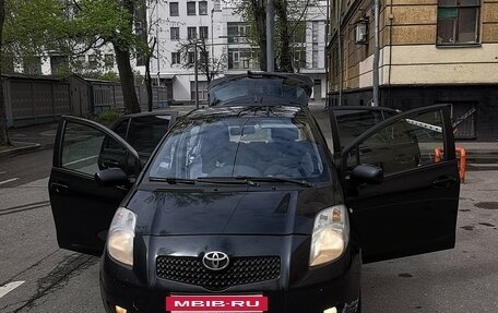 Toyota Yaris III рестайлинг, 2007 год, 670 000 рублей, 11 фотография
