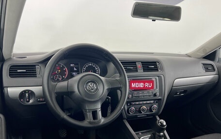 Volkswagen Jetta VI, 2013 год, 1 044 000 рублей, 13 фотография