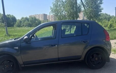 Renault Sandero I, 2010 год, 385 000 рублей, 2 фотография
