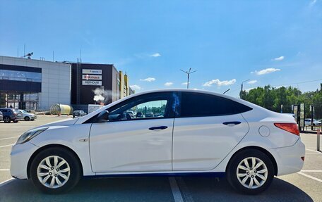 Hyundai Solaris II рестайлинг, 2013 год, 580 000 рублей, 2 фотография