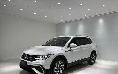 Volkswagen Tiguan II, 2022 год, 2 472 000 рублей, 1 фотография