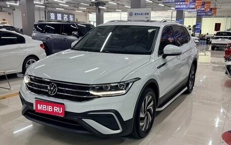 Volkswagen Tiguan II, 2022 год, 2 460 000 рублей, 1 фотография