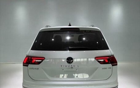 Volkswagen Tiguan II, 2022 год, 2 472 000 рублей, 5 фотография