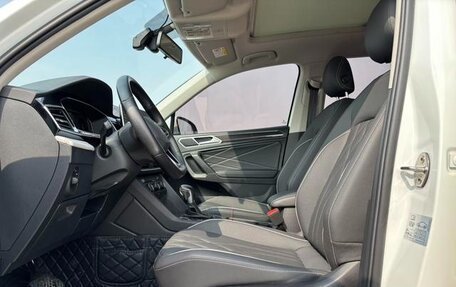 Volkswagen Tiguan II, 2022 год, 2 472 000 рублей, 8 фотография