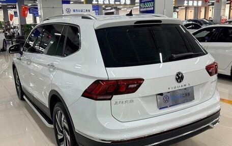 Volkswagen Tiguan II, 2022 год, 2 460 000 рублей, 6 фотография