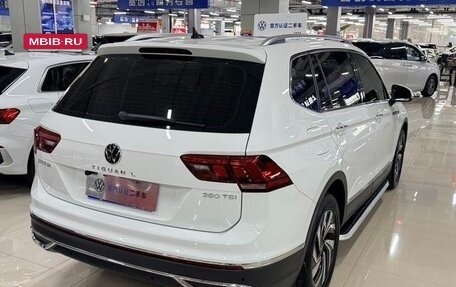 Volkswagen Tiguan II, 2022 год, 2 460 000 рублей, 4 фотография
