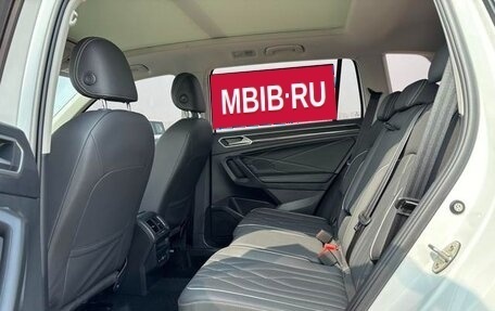 Volkswagen Tiguan II, 2022 год, 2 472 000 рублей, 12 фотография