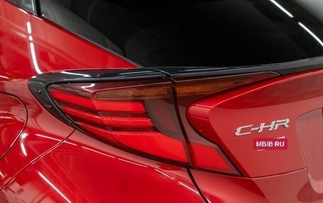 Toyota C-HR I рестайлинг, 2019 год, 2 050 000 рублей, 22 фотография