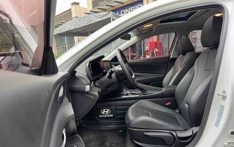 Hyundai Elantra, 2023 год, 1 200 018 рублей, 9 фотография
