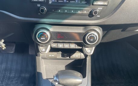 KIA Rio IV, 2018 год, 1 410 000 рублей, 15 фотография