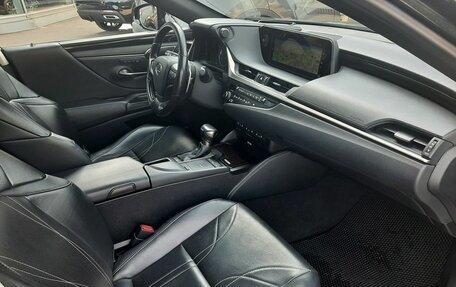 Lexus ES VII, 2019 год, 3 850 000 рублей, 14 фотография