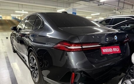 BMW 5 серия, 2025 год, 6 335 000 рублей, 3 фотография