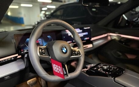 BMW 5 серия, 2025 год, 6 335 000 рублей, 9 фотография
